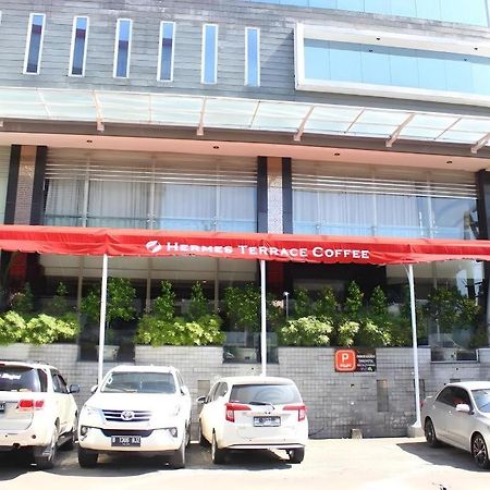 Hermes Palace Hotel Medan Exterior foto
