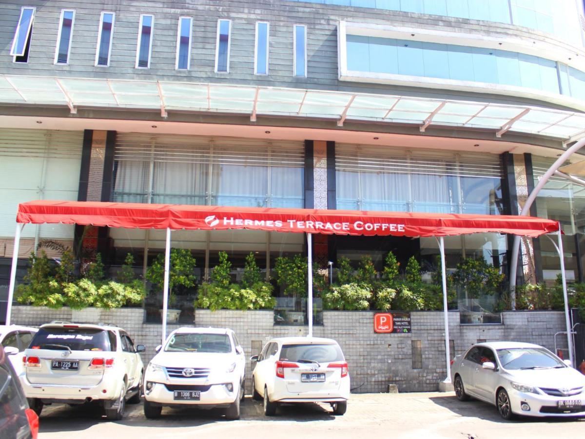 Hermes Palace Hotel Medan Exterior foto
