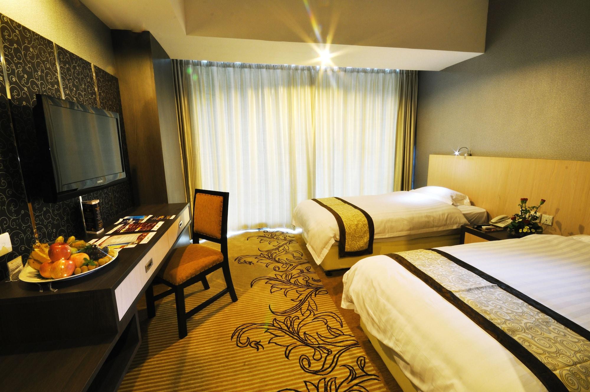 Hermes Palace Hotel Medan Exterior foto