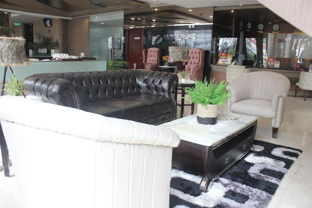 Hermes Palace Hotel Medan Exterior foto