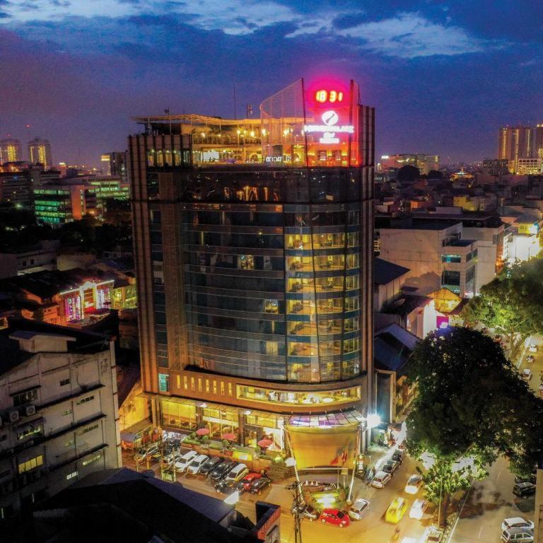 Hermes Palace Hotel Medan Exterior foto
