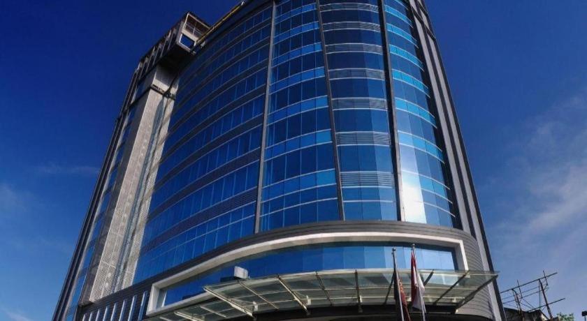 Hermes Palace Hotel Medan Exterior foto