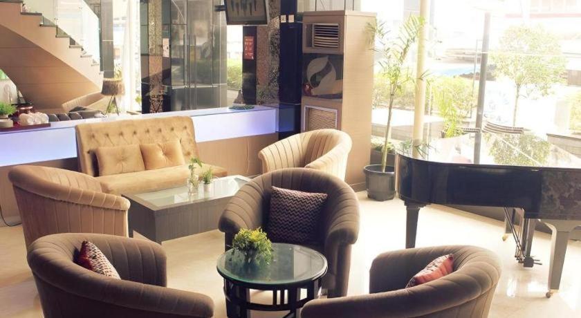Hermes Palace Hotel Medan Exterior foto
