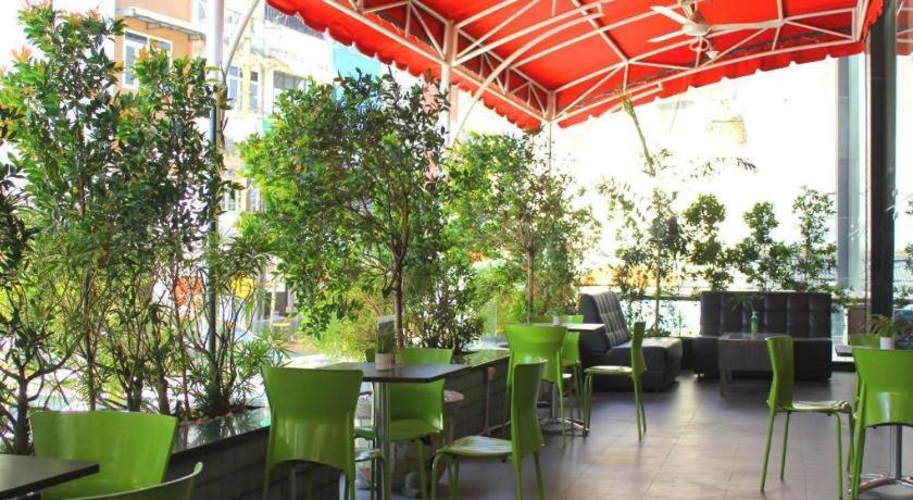 Hermes Palace Hotel Medan Exterior foto