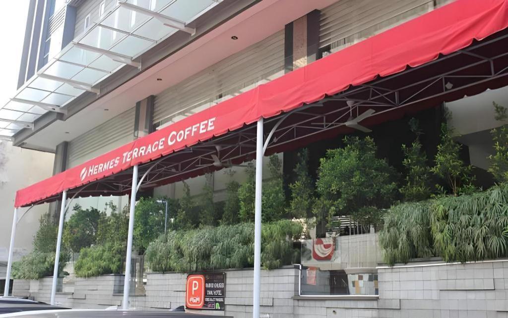 Hermes Palace Hotel Medan Exterior foto