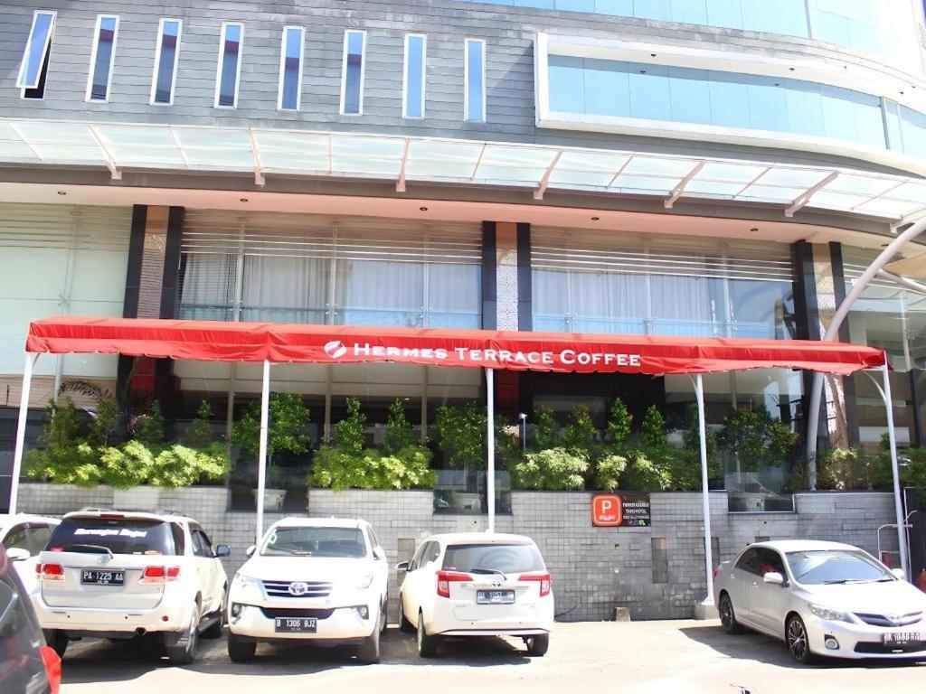 Hermes Palace Hotel Medan Exterior foto