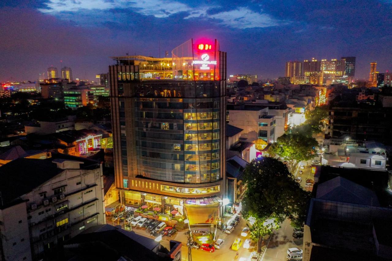 Hermes Palace Hotel Medan Exterior foto